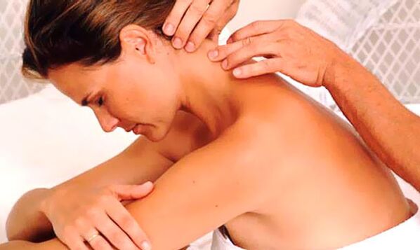 Traitement du massage de l'ostéochondrose de la zone supérieure au cervical